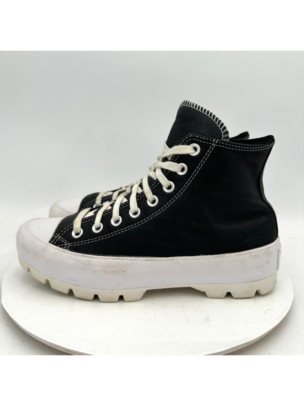 Converse Chuck Taylor Women 9 Black White Lugged Leather Platform Boot